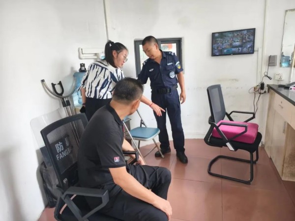 8��1�ս����ڻο�ʻ