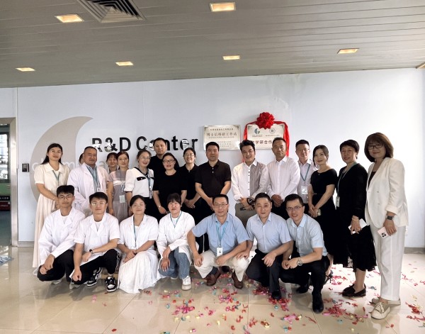 10��11��У�����ǩԼ��ʽ